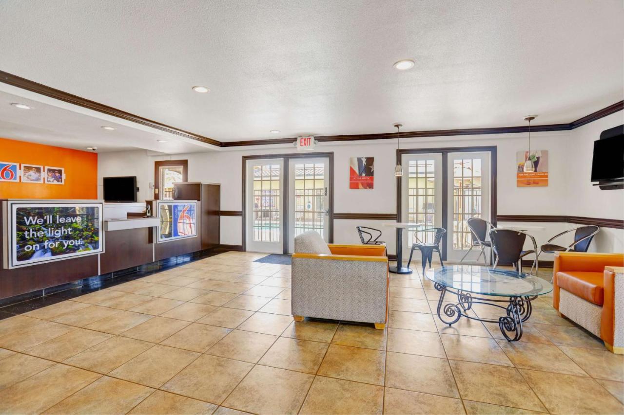 6-lodi, Ca Hotel